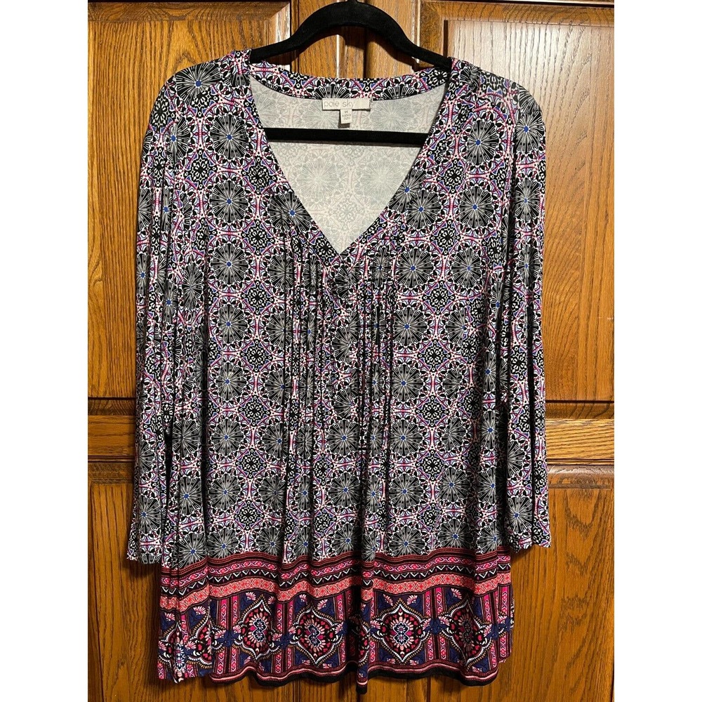 Pale Sky Top Blouse Women Plus 1X Geometric Tunic Rayon Stretch Bounce